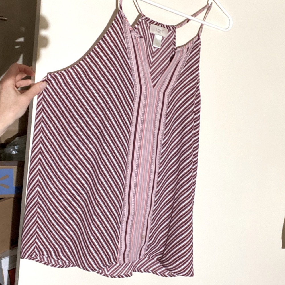 Ann Taylor LOFT halter top Size Small but suitable for medium as well